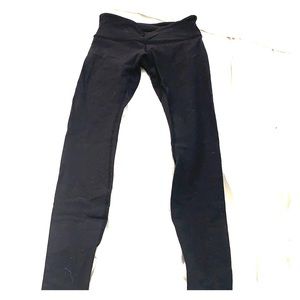 Black Lululemon Wunder Unders - size 4
